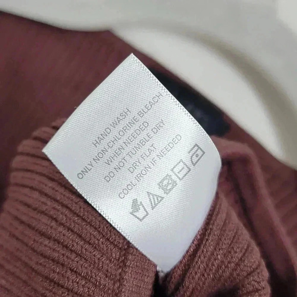 NWT h:ours Caeden Knit Dress with Chain in Chocolate - Picture 12 of 13